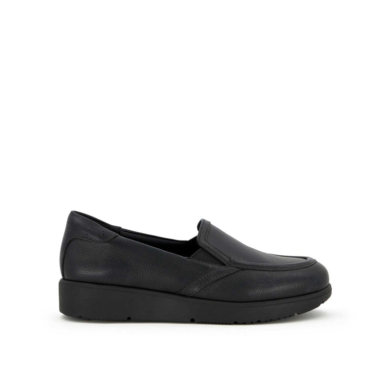 GILLY SLIP ON